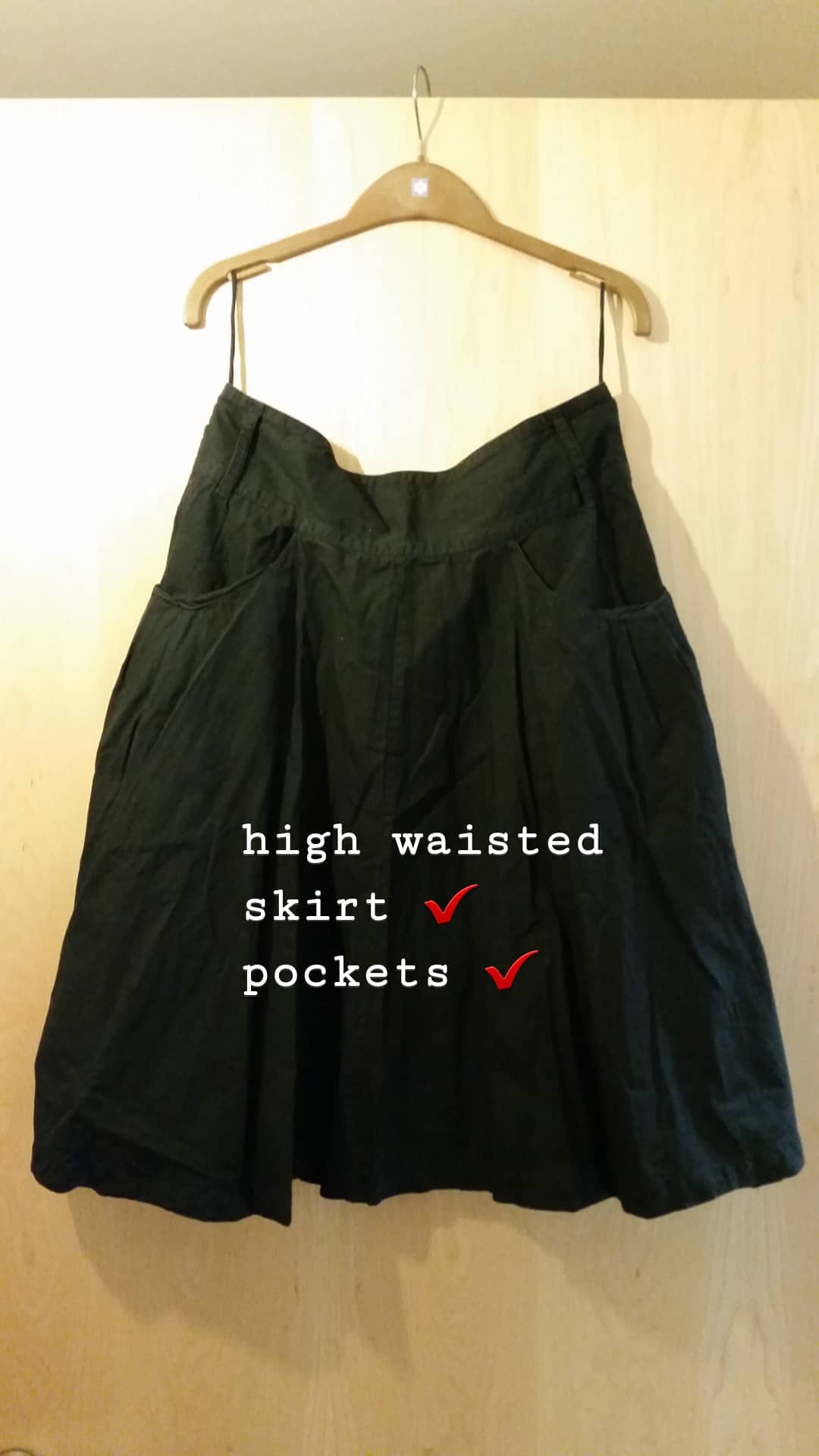 black high waisted skirt with pockets
